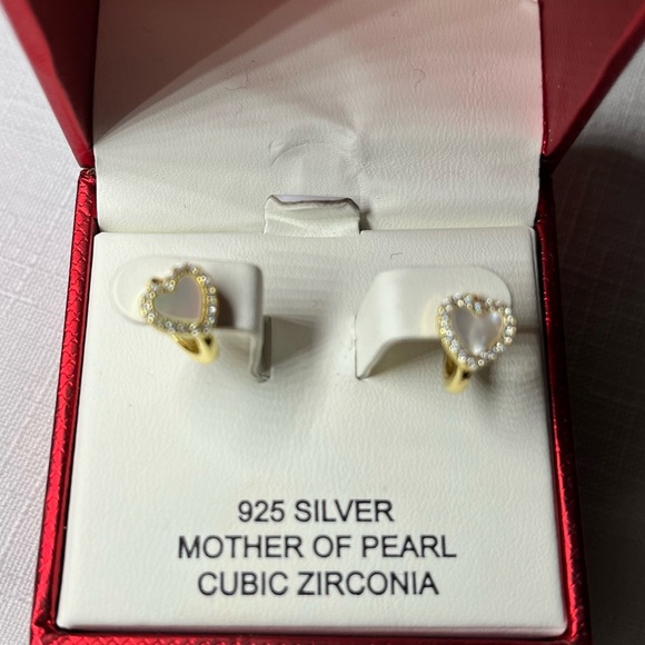 New Rachel Zoe Mini Gold Heart Hoop Earrings. 925 silver. Mother of Pearl. - Picture 4 of 6